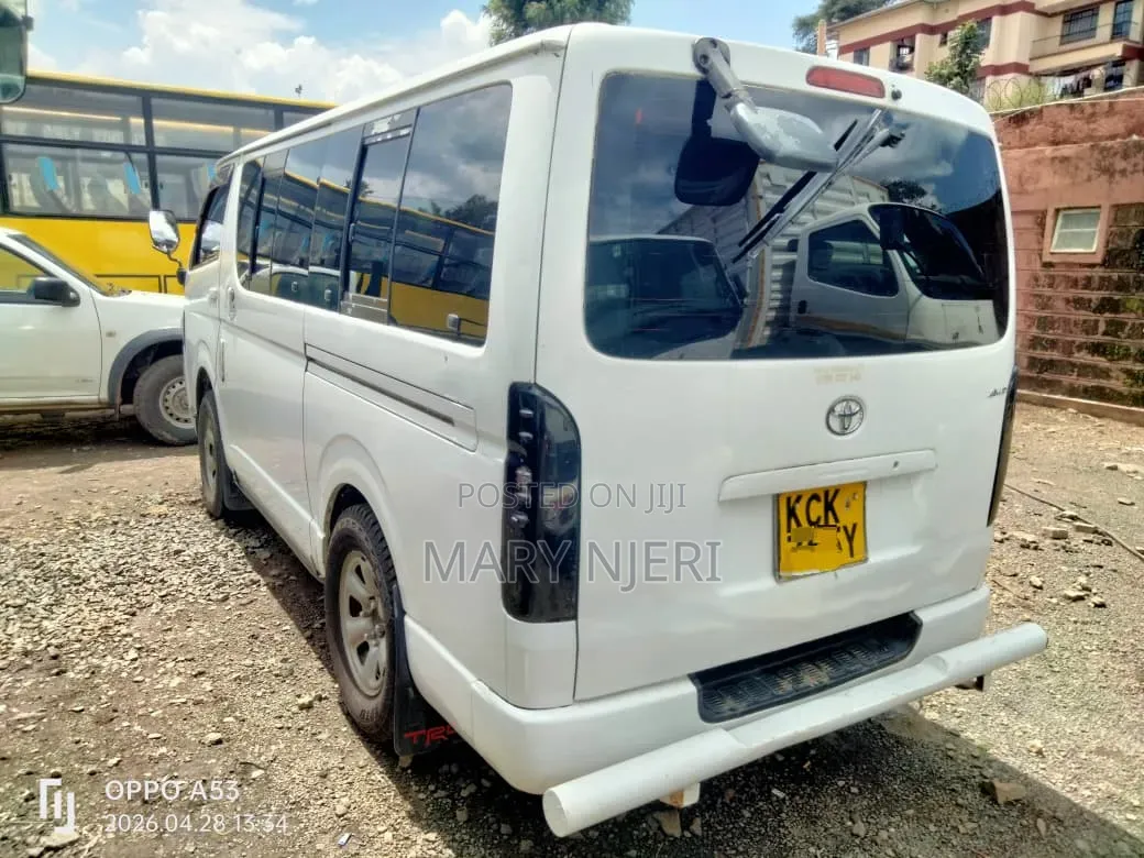 Toyota HiAce 2010 White