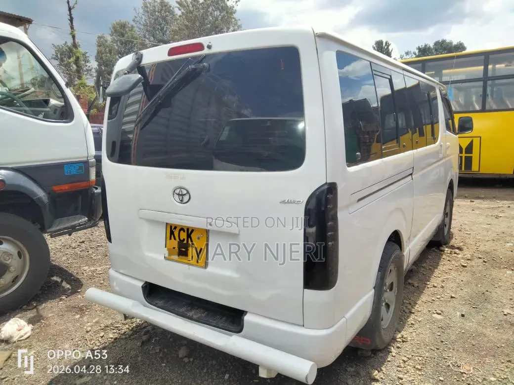 Toyota HiAce 2010 White