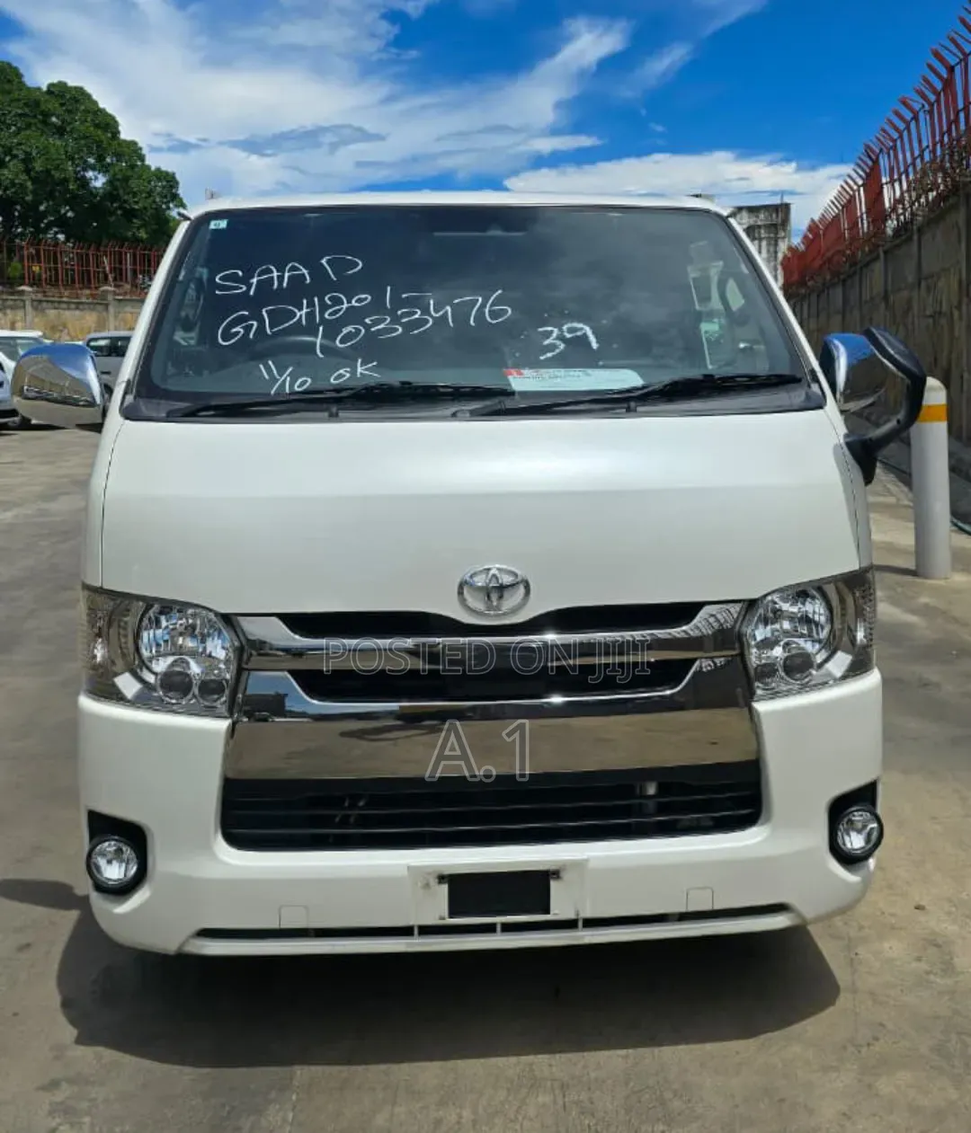 Toyota Regius 2019 White