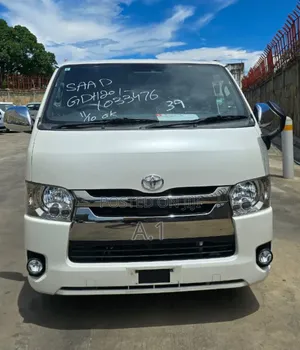 Toyota Regius 2019 White