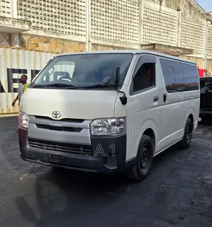 Toyota Quantum 2019 White