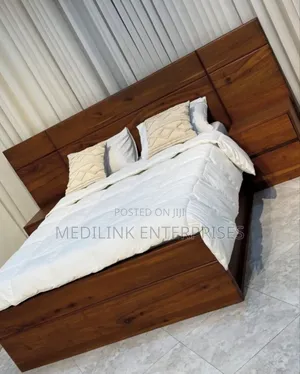 Hanko Design Wooden Walnut Bed 6*6 Mahogany