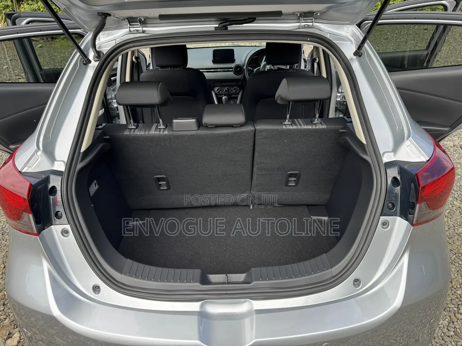Mazda 2 2020 Silver