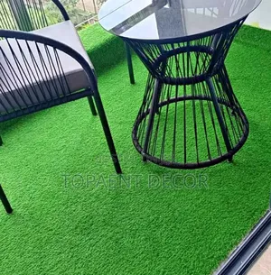 Comfortable Green Touch Balcony Dine Area Artificial Green Grasscarpet