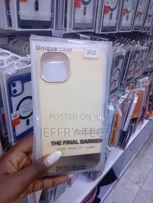 iPhone 14 Plus Protective Cover Featuring a Minimalistic Design