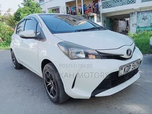 Toyota Vitz 2017 White
