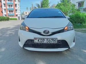 Toyota Vitz 2017 White