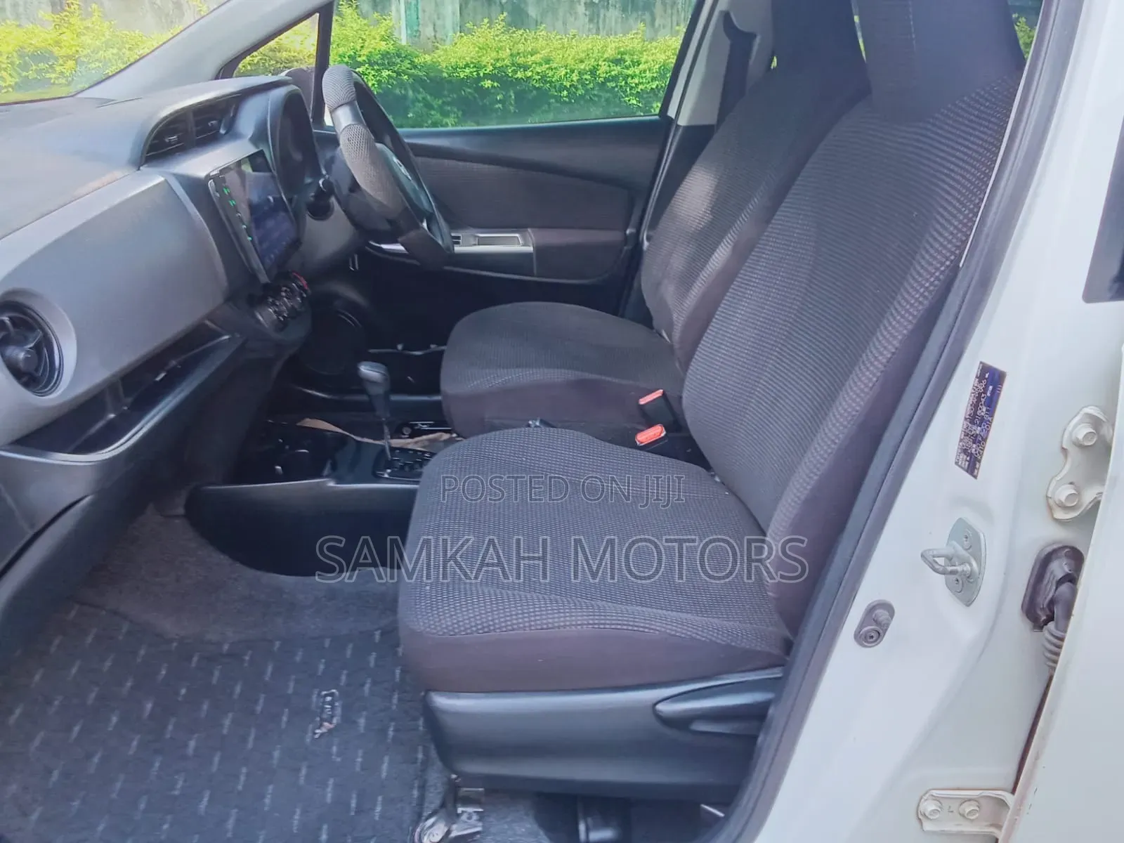 Toyota Vitz 2017 White