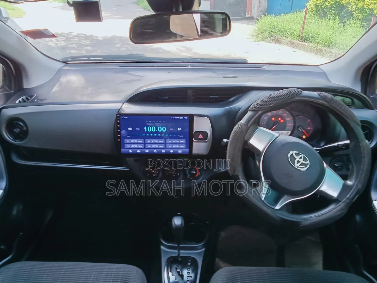 Toyota Vitz 2017 White