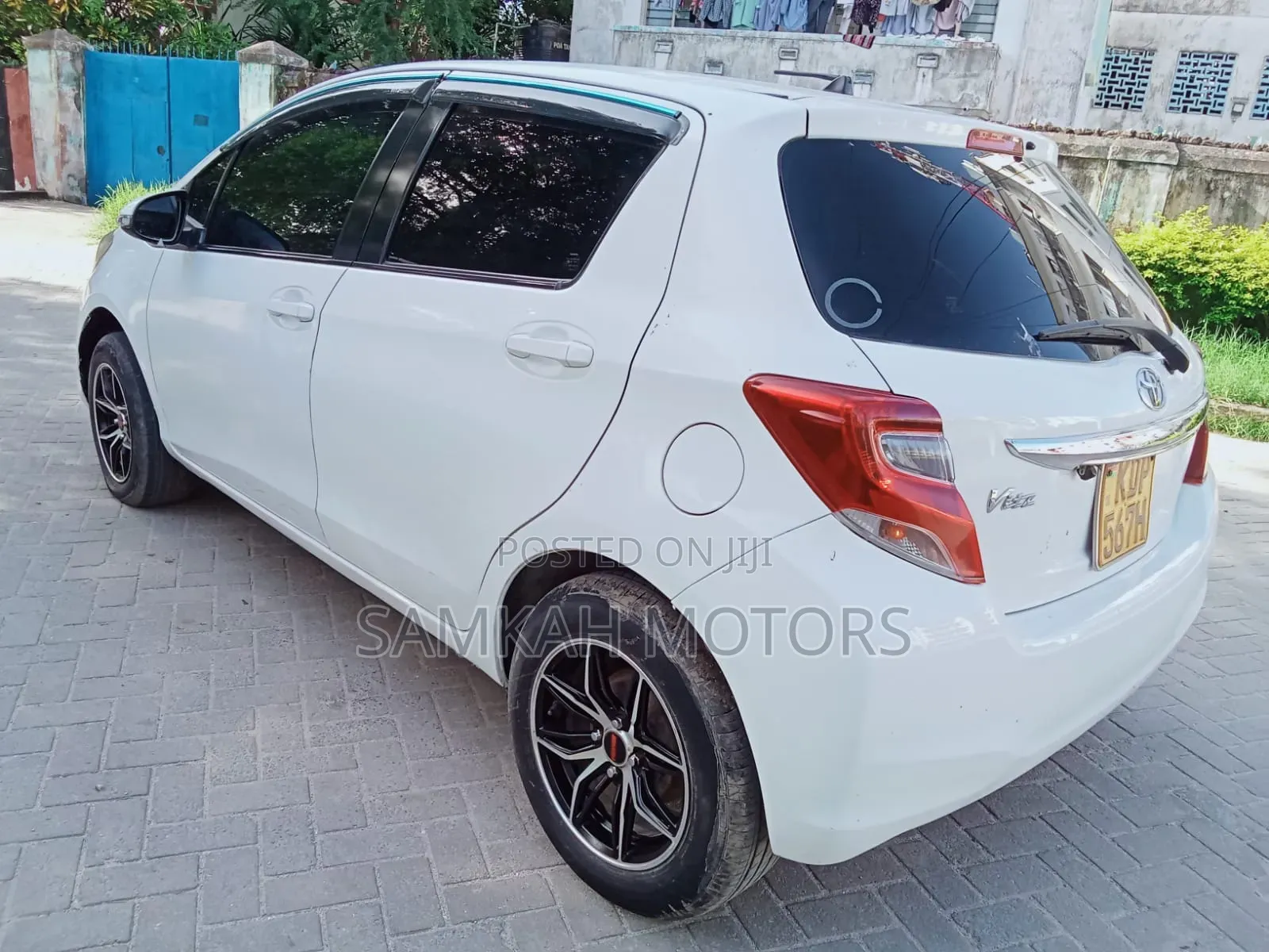 Toyota Vitz 2017 White