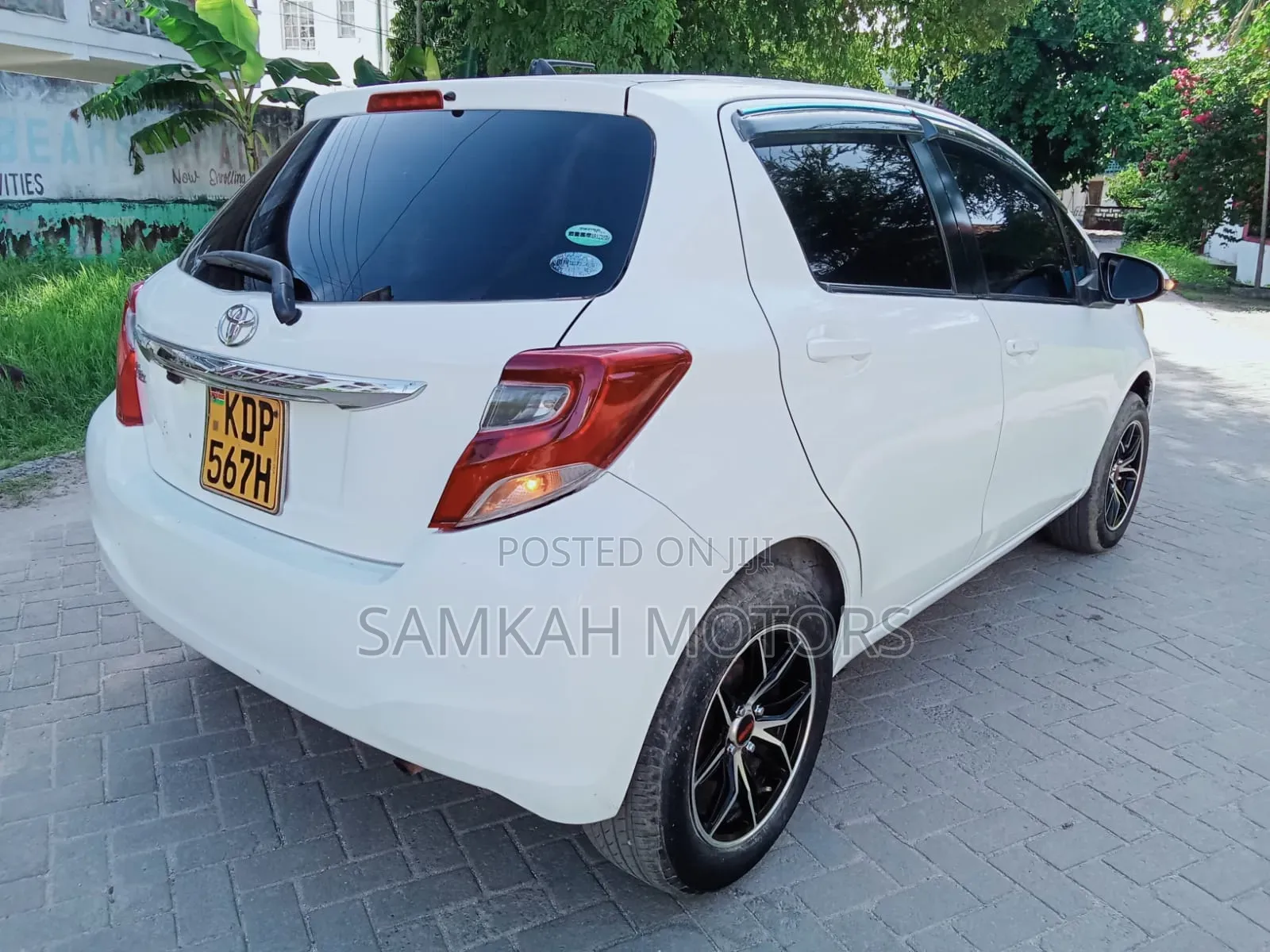 Toyota Vitz 2017 White