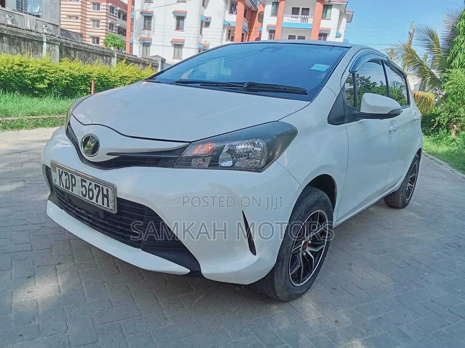 Toyota Vitz 2017 White