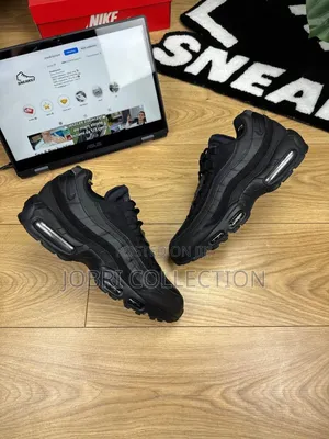 Authentic Nike Airmax 95 Tripple Black Sneakers