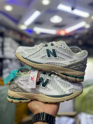 New Balance 1906r Sneakers