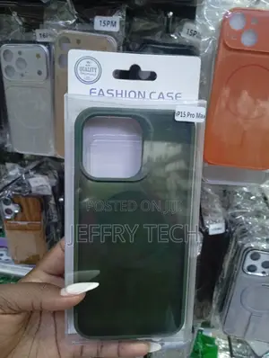 iPhone 15 Pro Max Translucent, Matte Green Back Magsafe Case
