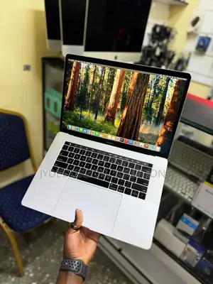 Laptop Apple MacBook 2018 16GB Intel Core i7 SSD 512GB