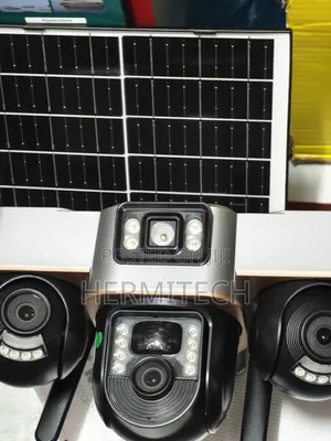 Triple Lens With Minimal Blind Spots 4g Smart Solar Powered CCTV