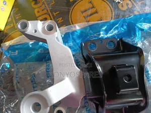 Right Engine Mount Nissan Dualis