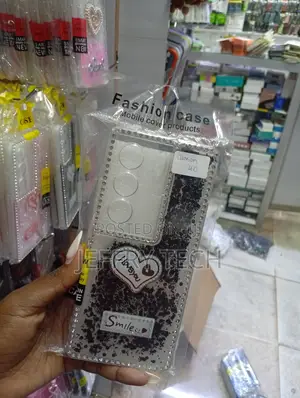 Tecno Camon 40 Rhinestone Border, a Heart Design Decorative Case
