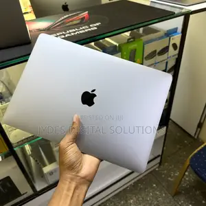Laptop Apple MacBook Pro 2020 32GB Intel Core i7 SSD 512GB