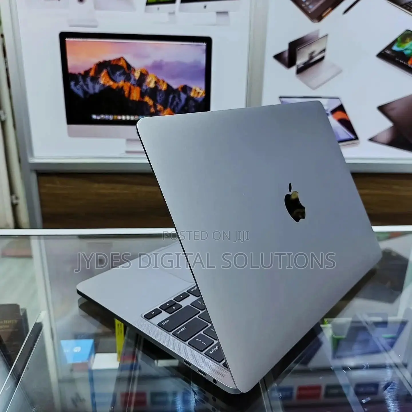 Laptop Apple MacBook Pro 2020 16GB Intel Core i7 SSD 1T