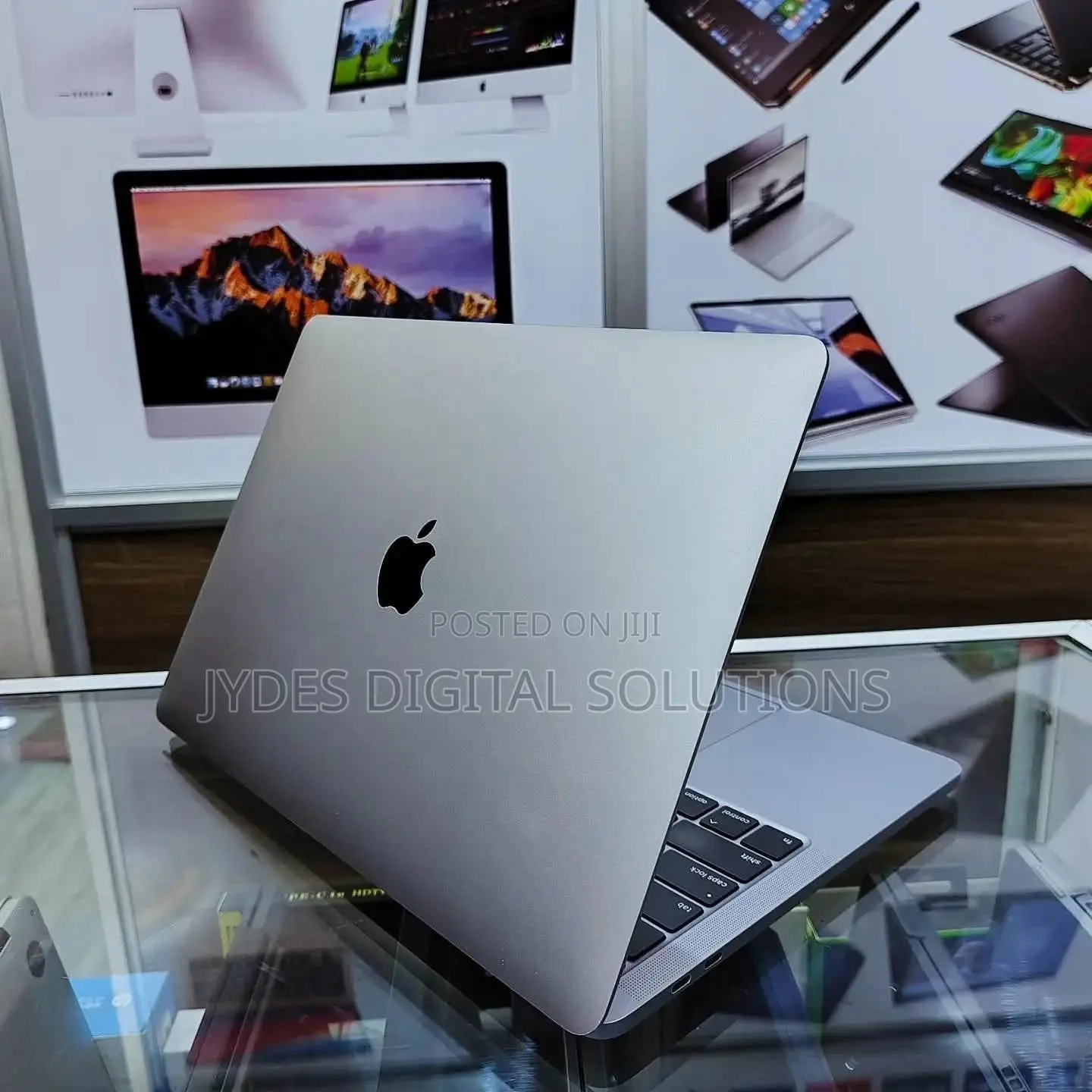Laptop Apple MacBook Pro 2020 16GB Intel Core i7 SSD 1T