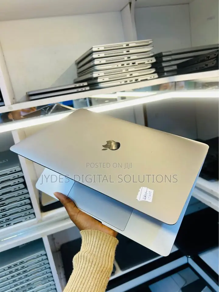 Laptop Apple MacBook Pro 2019 16GB Intel Core i7 SSD 1T