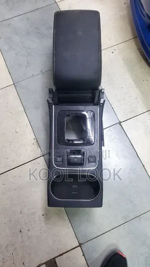 2016/18 Subaru Bs9 Arm Rest and Gear Lever Console