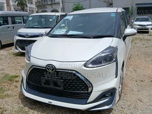 Toyota Sienta 2020 White