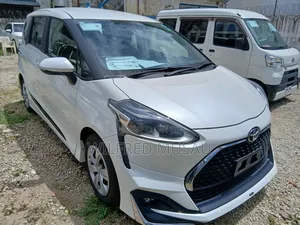 Toyota Sienta 2020 White