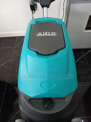 Floor Scrubber Dryer Machine