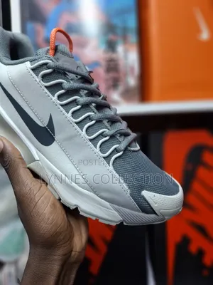 Nke Pulse in Grey and White Colourway