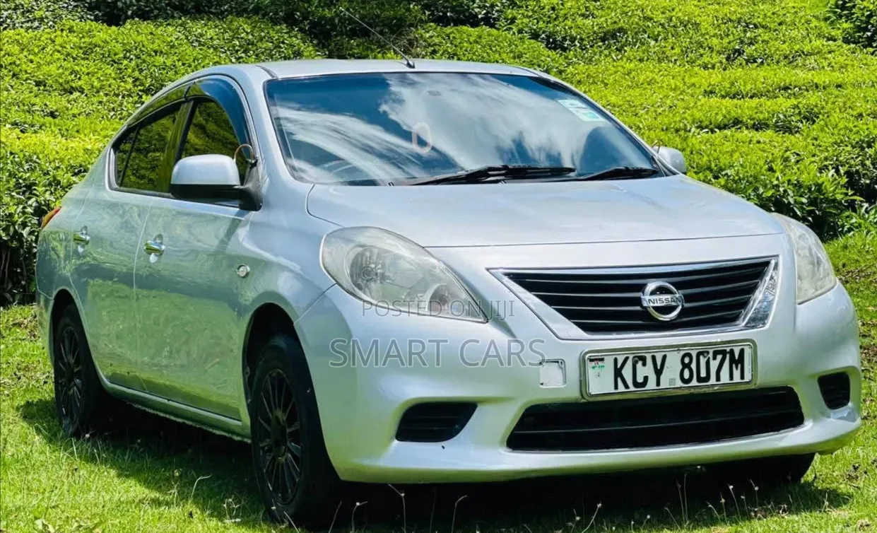 Nissan Latio 1.2 2013 Silver
