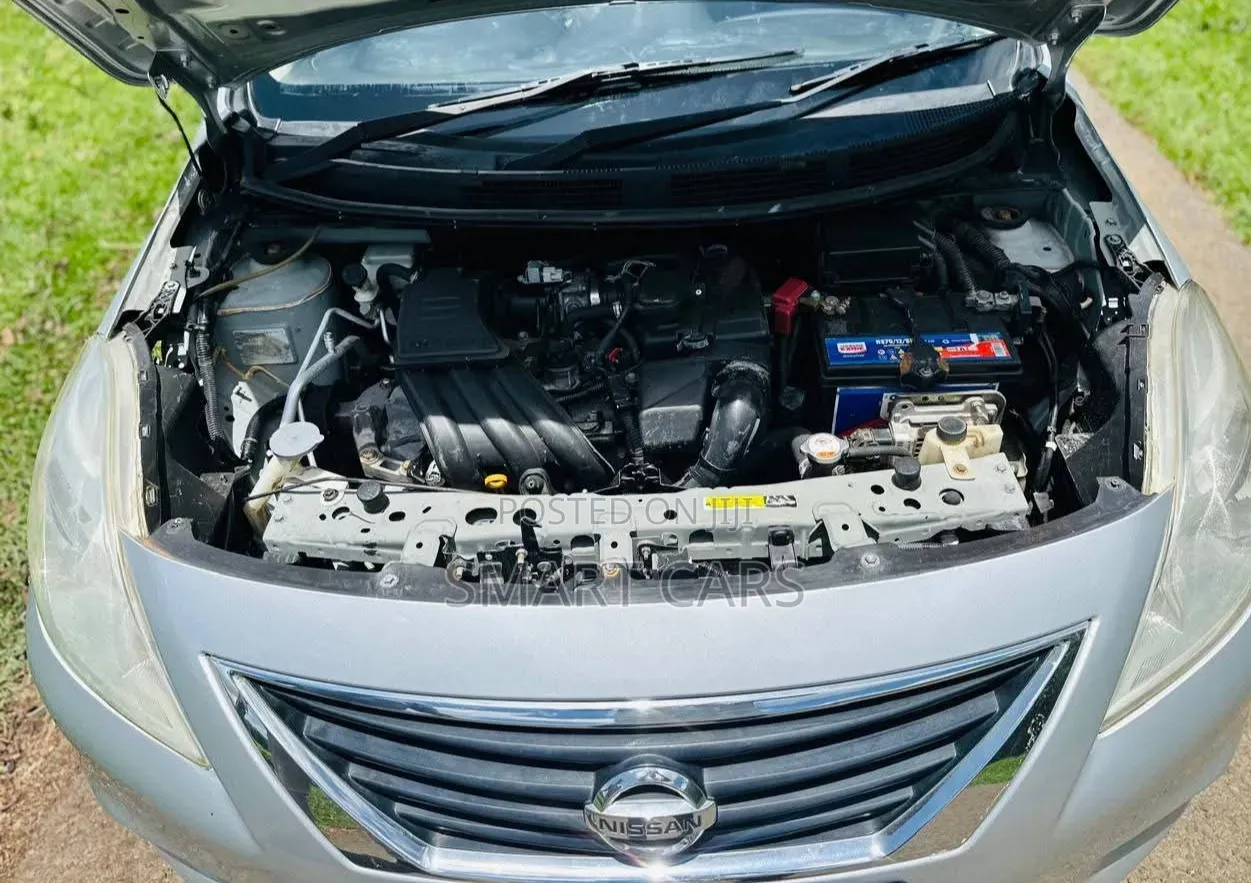 Nissan Latio 1.2 2013 Silver