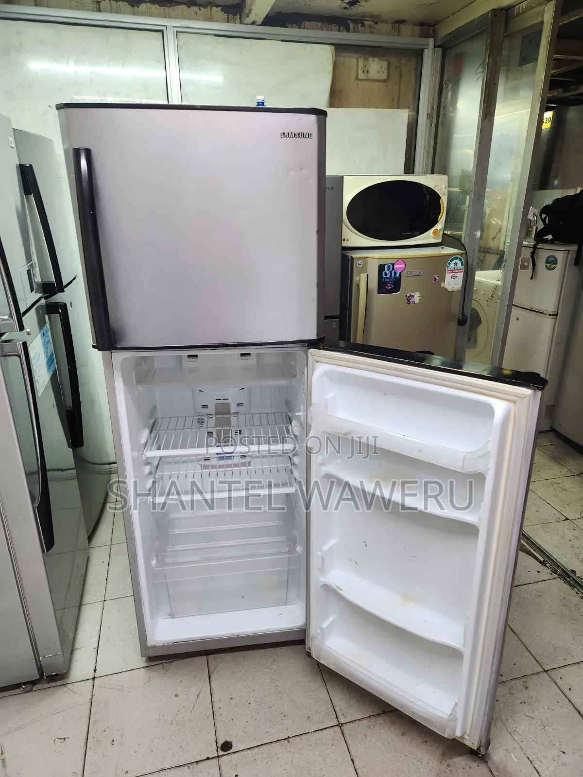 Samsung Rerefrigerator/300litres Silver