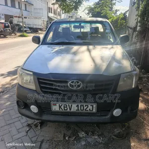 Toyota Hilux 2013 Silver