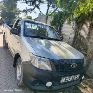 Toyota Hilux 2013 Silver