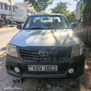Toyota Hilux 2013 Silver