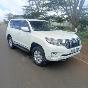 Toyota Land Cruiser Prado 2.8 2017 White