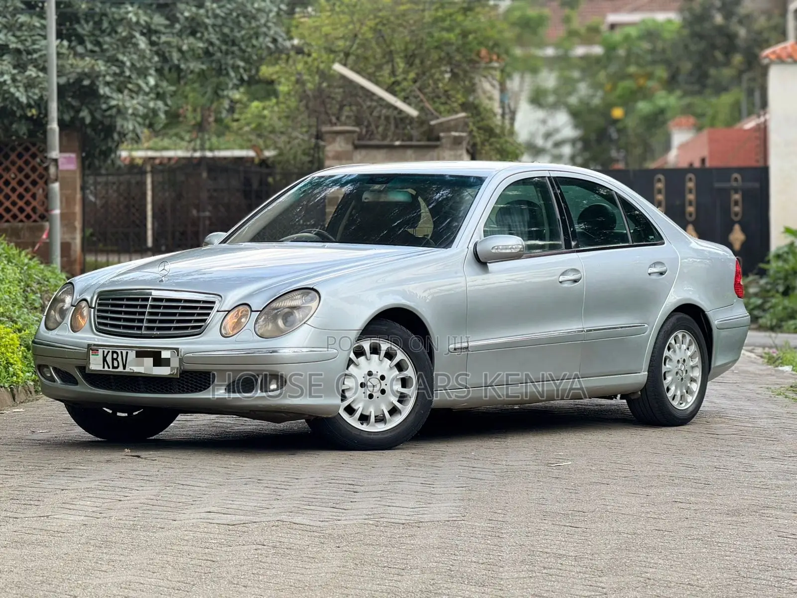 Mercedes-Benz E200 2006 Silver
