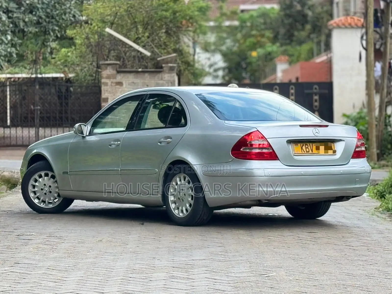 Mercedes-Benz E200 2006 Silver