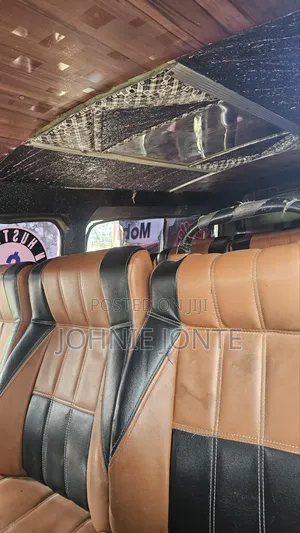Nissan Caravan (Urvan) 2001 Pink