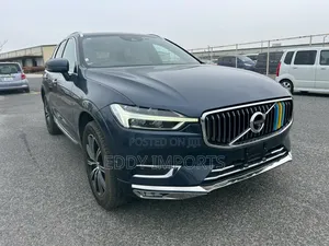 Volvo XC60 T5 Momentum AWD 2019 Blue