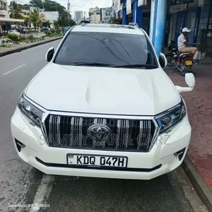 Toyota Land Cruiser Prado 2016 White
