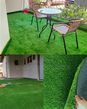 Artificial Green Grass Carpets for Balcony With Foldable Chairs