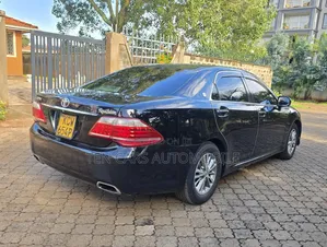 Toyota Crown 2012 Black