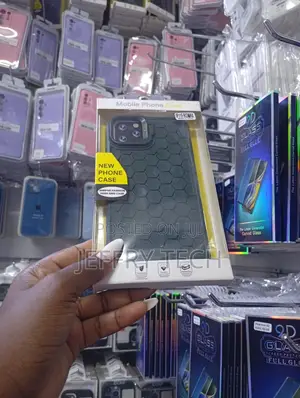 Simpue Brand iPhone 12 Pro Max Honeycomb Pattern Back Case in Green.