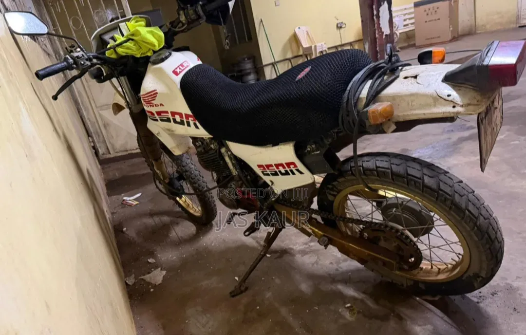 Honda 1990 White