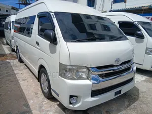 Toyota HiAce 2019 White