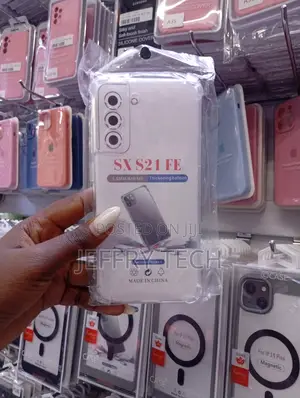Clear Silicone Back Cover Case for the Samsung Galaxy S21 Fe.